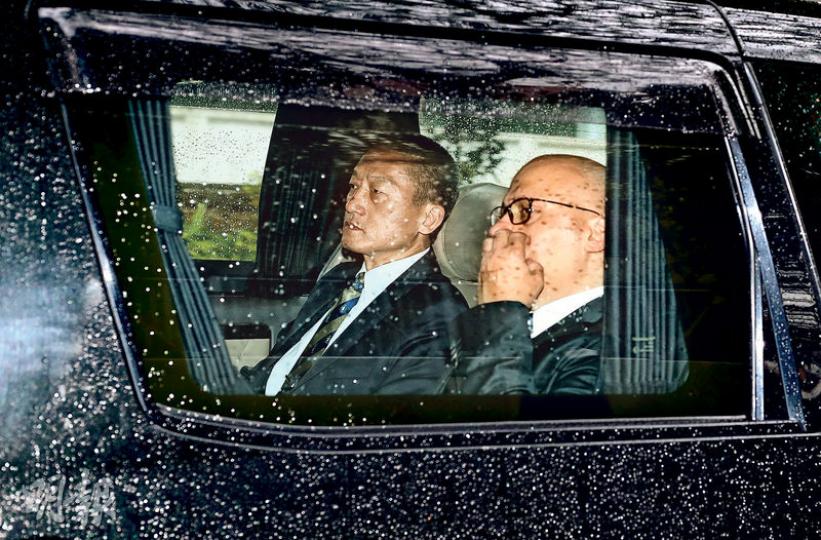 被告朱經緯(左)由大律師彭彼德(Peter Pannu,右)代表,彭彼德曾任反黑組高級督察及伯明翰環球董事總經理兼行政總裁。(曾憲宗攝) 被告朱經緯(左)由大律師彭彼德(Peter Pannu,右)代表,彭彼德曾任反黑組高級督察及伯明翰環球董事總經理兼行政總裁。(曾憲宗攝)