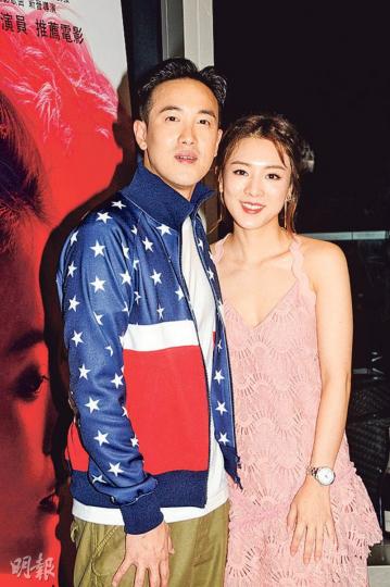 曾國祥失落獎項,女友王敏奕全程小鳥依人,呵番男友。(攝影﹕孫華中) 曾國祥失落獎項,女友王敏奕全程小鳥依人,呵番男友。(攝影﹕孫華中)