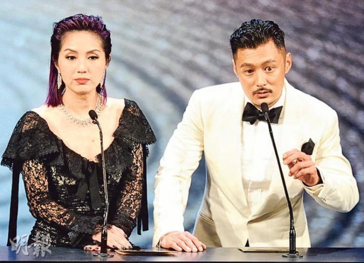千嬅笑樂仔平時拍戲不對稿,但跟她頒獎就對足4次稿。(攝影/記者﹕楊安莉)千嬅希望憑《春嬌救志明》與余文樂齊齊獲提名爭帝后。(攝影/記者﹕楊安莉) 千嬅笑樂仔平時拍戲不對稿,但跟她頒獎就對足4次稿。(攝影/記者﹕楊安莉)千嬅希望憑《春嬌救志明》與余文樂齊齊獲提名爭帝后。(攝影/記者﹕楊安莉)