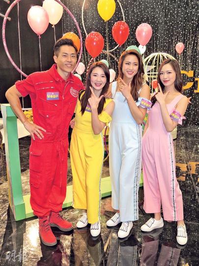 森美(左起)與麥美恩歡迎劉穎鏇、馮盈盈做「是非精」。(攝影鎅O者:鍾一虹) 森美(左起)與麥美恩歡迎劉穎鏇、馮盈盈做「是非精」。(攝影鎅O者:鍾一虹)