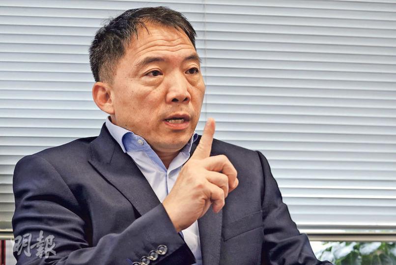 民主黨主席胡志偉接受本報專訪時,被問到民主黨可如何協助修補撕裂,他說政黨是會根據市民對政府的信任,調整對政府的取態。(郭慶輝攝)民建聯副主席周浩鼎表示,民主派支持者斥林太是被中央欽點、因此一定會站在港人對立面的說法不公道。他說林太有向中央反映港人意見,如剛上京時有向領導人反映港人對8.31框架意見。(郭慶輝攝) 民主黨主席胡志偉接受本報專訪時,被問到民主黨可如何協助修補撕裂,他說政黨是會根據市民對政府的信任,調整對政府的取態。(郭慶輝攝)民建聯副主席周浩鼎表示,民主派支持者斥林太是被中央欽點、因此一定會站在港人對立面的說法不公道。他說林太有向中央反映港人意見,如剛上京時有向領導人反映港人對8.31框架意見。(郭慶輝攝)