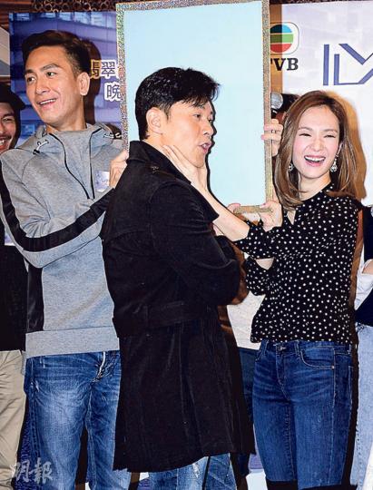馬國明(左起)、曹永廉及王君馨落力為劇集谷宣傳。(攝影﹕梁迺楠)蔡思貝(左)與王君馨(右)對《心理追兇Mind Hunter》結局篇收視有期望。(攝影﹕梁迺楠)馬國明在劇中將會與曹永廉大鬥法。(攝影﹕梁迺楠) 馬國明(左起)、曹永廉及王君馨落力為劇集谷宣傳。(攝影﹕梁迺楠)蔡思貝(左)與王君馨(右)對《心理追兇Mind Hunter》結局篇收視有期望。(攝影﹕梁迺楠)馬國明在劇中將會與曹永廉大鬥法。(攝影﹕梁迺楠)