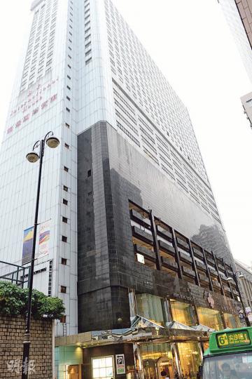 位於柯士甸道童軍徑的香港童軍中心樓高25層,內裏設有多項設施;審計報告揭發童軍總會透過經營中心設施,18年內淨賺逾8億元,同時仍獲政府多項資助。(劉焌陶攝)立法會政府帳目委員會主席石禮謙表示,將就審計署發表的報告,考慮召開兩個公開聆訊,討論政府對慈善團體的資助及監察。(劉焌陶攝) 位於柯士甸道童軍徑的香港童軍中心樓高25層,內裏設有多項設施;審計報告揭發童軍總會透過經營中心設施,18年內淨賺逾8億元,同時仍獲政府多項資助。(劉焌陶攝)立法會政府帳目委員會主席石禮謙表示,將就審計署發表的報告,考慮召開兩個公開聆訊,討論政府對慈善團體的資助及監察。(劉焌陶攝)
