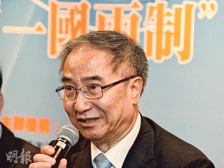 基本法委員會委員、全國港澳研究會副會長饒戈平(圖)昨表明, 基本法23條立法不能再拖,但重啟政改則不應訂時間表,社會應先總結上一次政改失敗的經驗。(楊柏賢攝) 基本法委員會委員、全國港澳研究會副會長饒戈平(圖)昨表明, 基本法23條立法不能再拖,但重啟政改則不應訂時間表,社會應先總結上一次政改失敗的經驗。(楊柏賢攝)