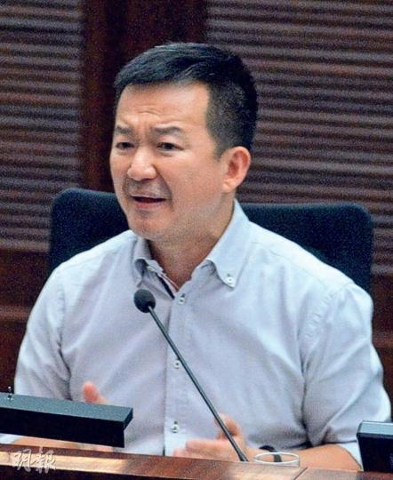 人民力量立法會議員陳志全形容判決是對關注同志和婚姻平權的人的一個鼓舞,他要求政府主動研究同性伴侶婚姻制度。(蘇智鑫攝) 人民力量立法會議員陳志全形容判決是對關注同志和婚姻平權的人的一個鼓舞,他要求政府主動研究同性伴侶婚姻制度。(蘇智鑫攝)