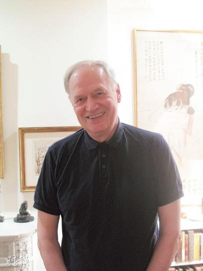 港府前助理政治顧問George Walden(圖)承認1960年代香港社會確存在社會矛盾,但文革及香港左派領導人企圖擺出「革命」姿態,才是六七暴動主要成因。(張家偉攝) 港府前助理政治顧問George Walden(圖)承認1960年代香港社會確存在社會矛盾,但文革及香港左派領導人企圖擺出「革命」姿態,才是六七暴動主要成因。(張家偉攝)