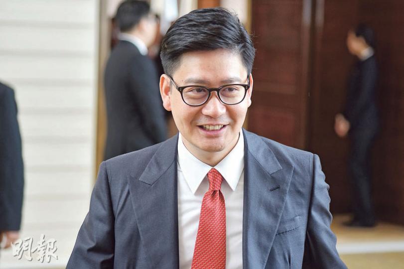 東亞銀行執行董事兼副行政總裁李民斌稱,隨着內地整體經濟環境好轉,相信今年該行於內地業績表現會較去年佳。(黃志東攝) 東亞銀行執行董事兼副行政總裁李民斌稱,隨着內地整體經濟環境好轉,相信今年該行於內地業績表現會較去年佳。(黃志東攝)