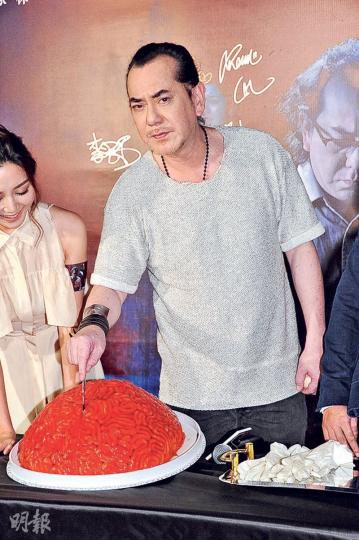 黃秋生前晚出席《失眠》首映禮,並即場切「人腦蛋糕」。(攝影:鍾偉茵)衛詩雅開心獲父母現身支持。(攝影:鍾偉茵)陳佩思因拍服藥戲而入院,指醫生說她可能對藥物敏感及分量多了之故。(攝影:鍾偉茵) 黃秋生前晚出席《失眠》首映禮,並即場切「人腦蛋糕」。(攝影:鍾偉茵)衛詩雅開心獲父母現身支持。(攝影:鍾偉茵)陳佩思因拍服藥戲而入院,指醫生說她可能對藥物敏感及分量多了之故。(攝影:鍾偉茵)