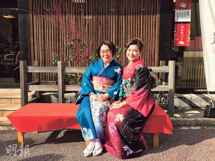 李司棋母女一起拍《帶阿媽去旅行2017》,為奇妙電視開台打響頭炮。(攝影:娛樂組)林峯演出的內地劇《六扇門》,香港會在奇妙電視首播,林峯粉絲有劇睇。(攝影:娛樂組)方中信在《六扇門》中的造型好有型。(攝影:娛樂組) 李司棋母女一起拍《帶阿媽去旅行2017》,為奇妙電視開台打響頭炮。(攝影:娛樂組)林峯演出的內地劇《六扇門》,香港會在奇妙電視首播,林峯粉絲有劇睇。(攝影:娛樂組)方中信在《六扇門》中的造型好有型。(攝影:娛樂組)