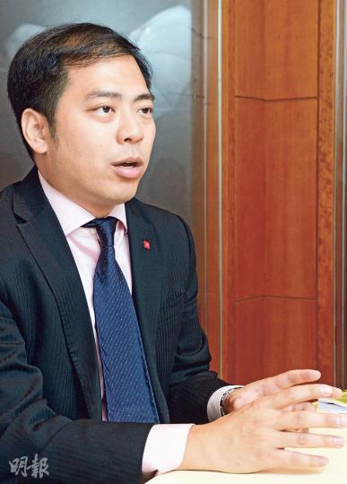 星展譚紫宏認為,騰訊未來靠微信朋友圈、移動端新聞應用及廣告收入增加,料坐擁龐大用戶量,具競爭優勢。(劉焌陶攝) 星展譚紫宏認為,騰訊未來靠微信朋友圈、移動端新聞應用及廣告收入增加,料坐擁龐大用戶量,具競爭優勢。(劉焌陶攝)