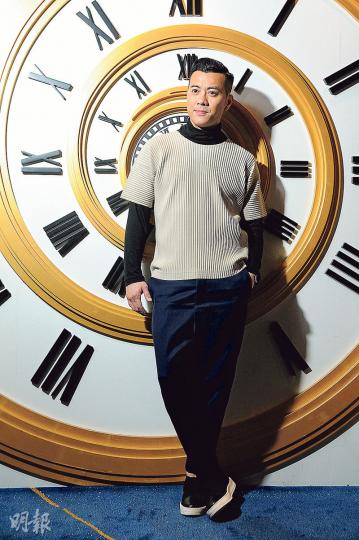 梁漢文將於8月中在九展Star Hall開騷,更自願減收歌酬去令今次演唱會變得更完美。(攝影﹕孫華中)梁漢文表示人情味是要日積月累得來的。(攝影﹕孫華中) 梁漢文將於8月中在九展Star Hall開騷,更自願減收歌酬去令今次演唱會變得更完美。(攝影﹕孫華中)梁漢文表示人情味是要日積月累得來的。(攝影﹕孫華中)