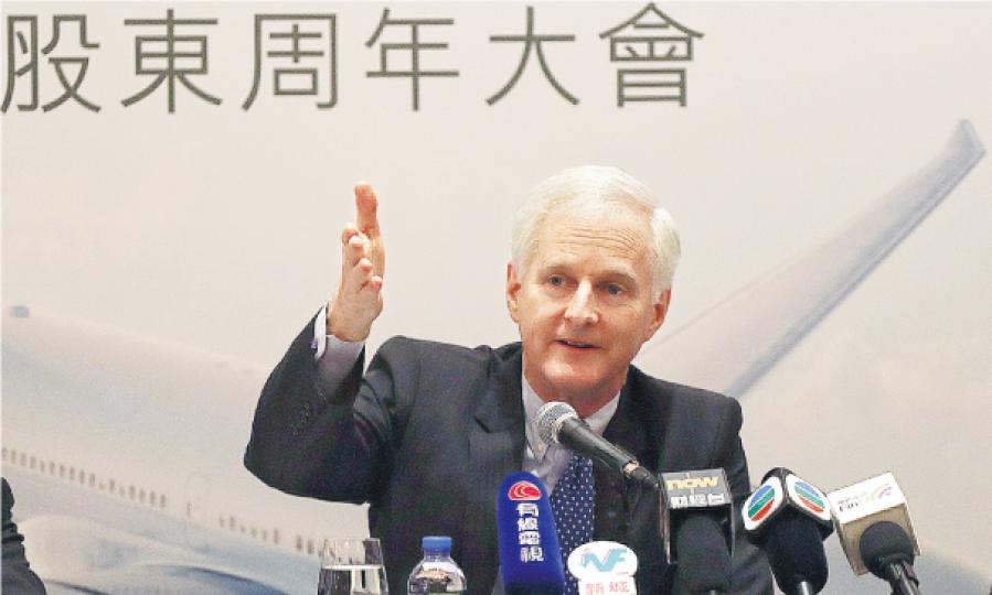 市傳國泰將於明日大規模裁員,主席史樂山表示,集團希望建立更精簡及更完善的新管理架構,若新架構涉及裁減人手,會先通知內部員工做好溝通,現階段沒有任何補充。(李紹昌攝) 市傳國泰將於明日大規模裁員,主席史樂山表示,集團希望建立更精簡及更完善的新管理架構,若新架構涉及裁減人手,會先通知內部員工做好溝通,現階段沒有任何補充。(李紹昌攝)