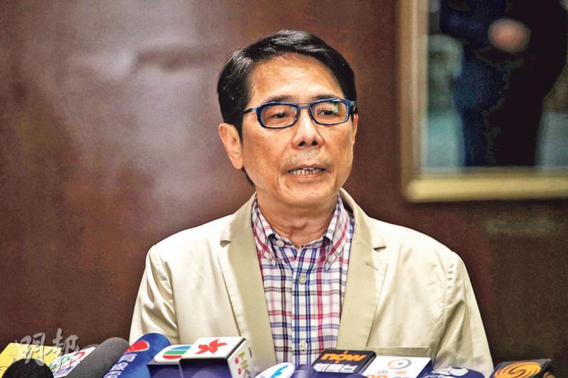 工聯會黃國健提出解散UGL調查委員會,然後再成立新一個委員會調查。他承認現時沒有解散委員會的機制,也沒有先例可循,「姑且一試」。(曾憲宗攝) 工聯會黃國健提出解散UGL調查委員會,然後再成立新一個委員會調查。他承認現時沒有解散委員會的機制,也沒有先例可循,「姑且一試」。(曾憲宗攝)
