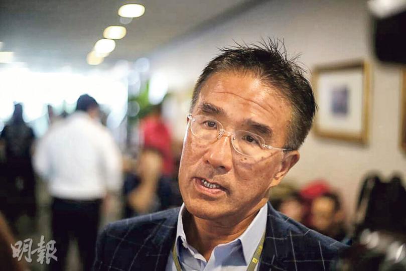 港區全國人大代表田北辰(圖)回應胡漢清「一地兩檢地底論」時表示,「照常理推測,人去得到的上空同人去得到的地底,都屬於地面的一部分」。(曾憲宗攝) 港區全國人大代表田北辰(圖)回應胡漢清「一地兩檢地底論」時表示,「照常理推測,人去得到的上空同人去得到的地底,都屬於地面的一部分」。(曾憲宗攝)