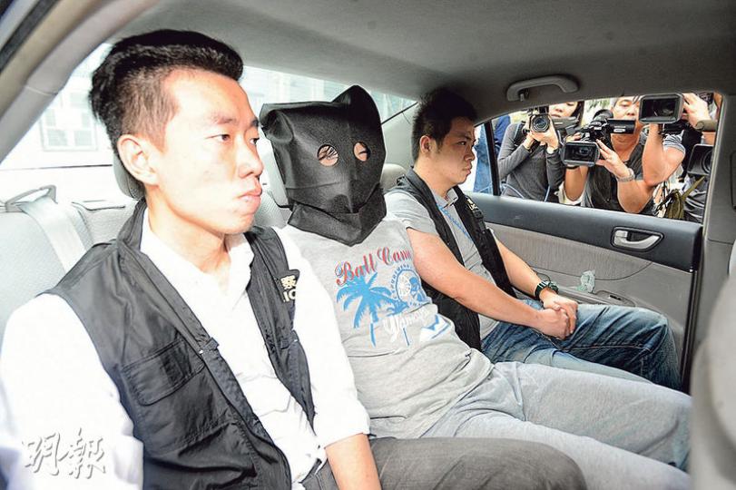 中港兩地警方聯手瓦解一個「虛構綁架」跨境電騙集團,兩地共拘捕11人,包括一名前日來港向受害人收取「贖款」時落網的雙程證男子(圖)。(衛永康攝) 中港兩地警方聯手瓦解一個「虛構綁架」跨境電騙集團,兩地共拘捕11人,包括一名前日來港向受害人收取「贖款」時落網的雙程證男子(圖)。(衛永康攝)