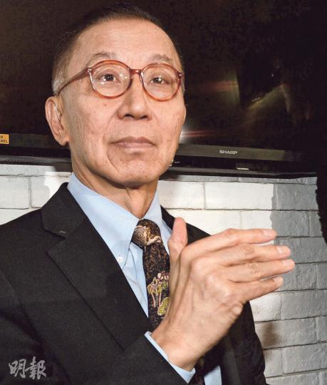 鷹君羅氏兄弟不和,集團主席兼董事總經理羅嘉瑞指出,家族信託要更換信託人,須三名委任人及監護人一致同意才行,並且有如上市公司董事去照顧全數股東利益般,去維護全體家族權益。(劉焌陶攝) 鷹君羅氏兄弟不和,集團主席兼董事總經理羅嘉瑞指出,家族信託要更換信託人,須三名委任人及監護人一致同意才行,並且有如上市公司董事去照顧全數股東利益般,去維護全體家族權益。(劉焌陶攝)