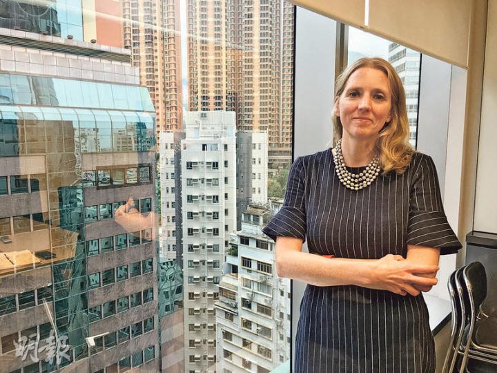 宏利資產管理基金經理Susan Curry認為,股市長期是受經濟和企業盈利影響,她仍相信特朗普政策有助增長。(王俊騏攝) 宏利資產管理基金經理Susan Curry認為,股市長期是受經濟和企業盈利影響,她仍相信特朗普政策有助增長。(王俊騏攝)