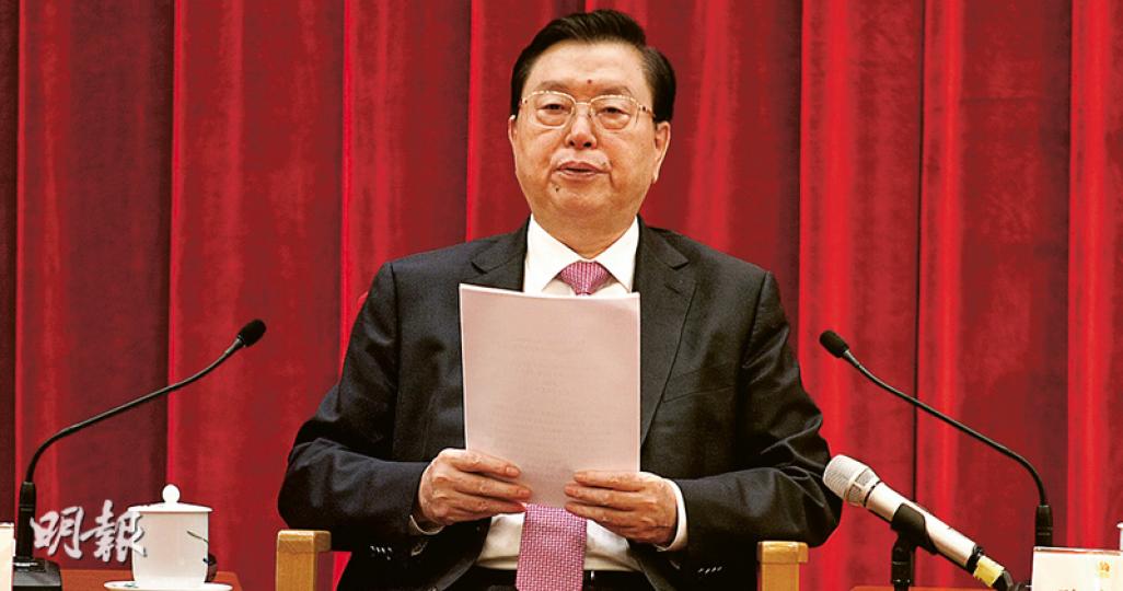 主管港澳事務的全國人大委員長張德江昨發言45分鐘,全文接近8000字,闡述中央對落實基本法和一國兩制的立場。(鄭海龍攝)多名香港政界人士,包括基本法委員會副主任梁愛詩(右)、全國人大常委范徐麗泰(左)出席研討會。(鄭海龍攝) 主管港澳事務的全國人大委員長張德江昨發言45分鐘,全文接近8000字,闡述中央對落實基本法和一國兩制的立場。(鄭海龍攝)多名香港政界人士,包括基本法委員會副主任梁愛詩(右)、全國人大常委范徐麗泰(左)出席研討會。(鄭海龍攝)
