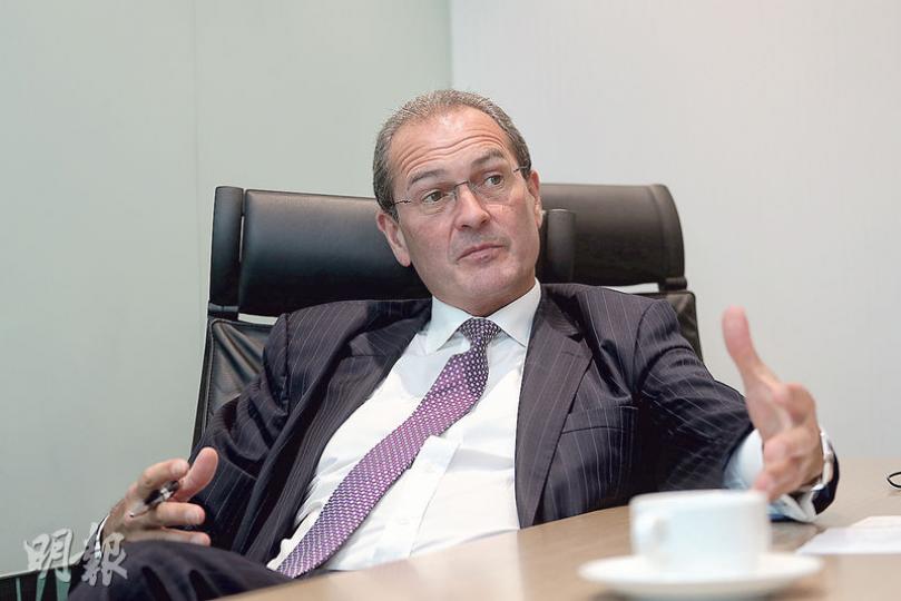 德勤中國金融服務行業客戶與市場戰略領導合伙人Robert Rooks表示,去年全球因為虛假的貿易融資交易或違規的重複貸款,以致銀行業增加9億美元成本。他相信,日後DLT技術若普及,可以有效解決此問題。(李紹昌攝) 德勤中國金融服務行業客戶與市場戰略領導合伙人Robert Rooks表示,去年全球因為虛假的貿易融資交易或違規的重複貸款,以致銀行業增加9億美元成本。他相信,日後DLT技術若普及,可以有效解決此問題。(李紹昌攝)