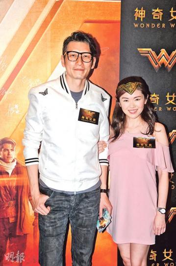 最近人氣急升的袁文傑,前晚與女友張潔蓮出席新片《神奇女俠》首映禮。(攝影/記者:林祖傑)顏子菲 (攝影/記者:林祖傑) 最近人氣急升的袁文傑,前晚與女友張潔蓮出席新片《神奇女俠》首映禮。(攝影/記者:林祖傑)顏子菲 (攝影/記者:林祖傑)