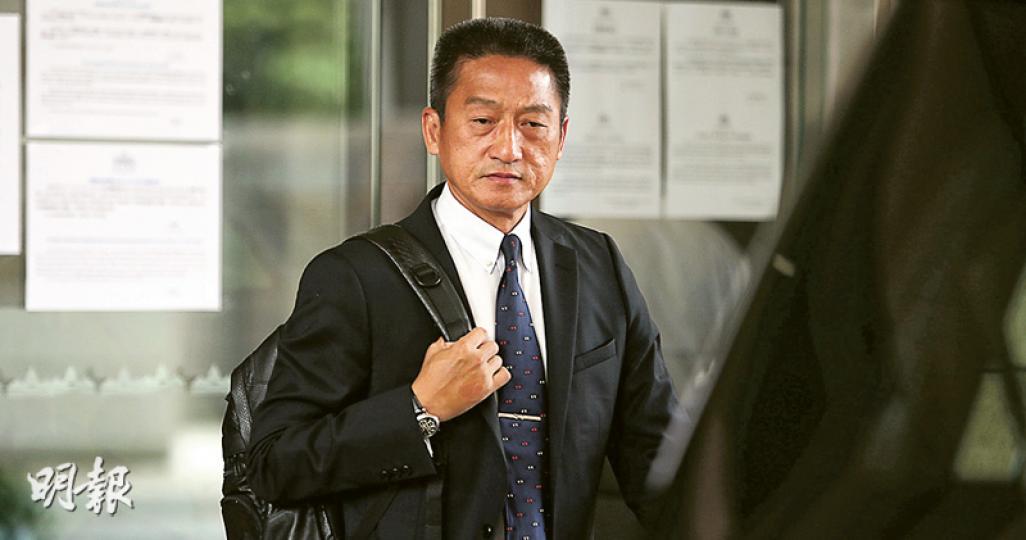被告朱經緯昨日到西九龍裁判法院出席審前覆核,聆訊期間一直正襟危坐,沒有神情變化。(曾憲宗攝) 被告朱經緯昨日到西九龍裁判法院出席審前覆核,聆訊期間一直正襟危坐,沒有神情變化。(曾憲宗攝)