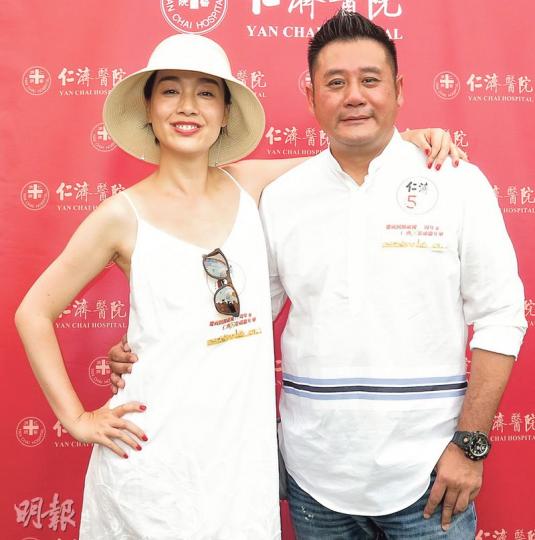 江美儀與麥長青均稱雖然《關你家事》接獲投訴,但不會打擊他們當主持的信心。(攝影/記者:楊安莉)黃宇詩 (攝影/記者:楊安莉)黃宇詩男友Peter的前妻Cady在現任男友(下圓圖)陪同下亮相《關你家事》。(攝影/記者:楊安莉)(攝影/記者:楊安莉) 江美儀與麥長青均稱雖然《關你家事》接獲投訴,但不會打擊他們當主持的信心。(攝影/記者:楊安莉)黃宇詩 (攝影/記者:楊安莉)黃宇詩男友Peter的前妻Cady在現任男友(下圓圖)陪同下亮相《關你家事》。(攝影/記者:楊安莉)(攝影/記者:楊安莉)
