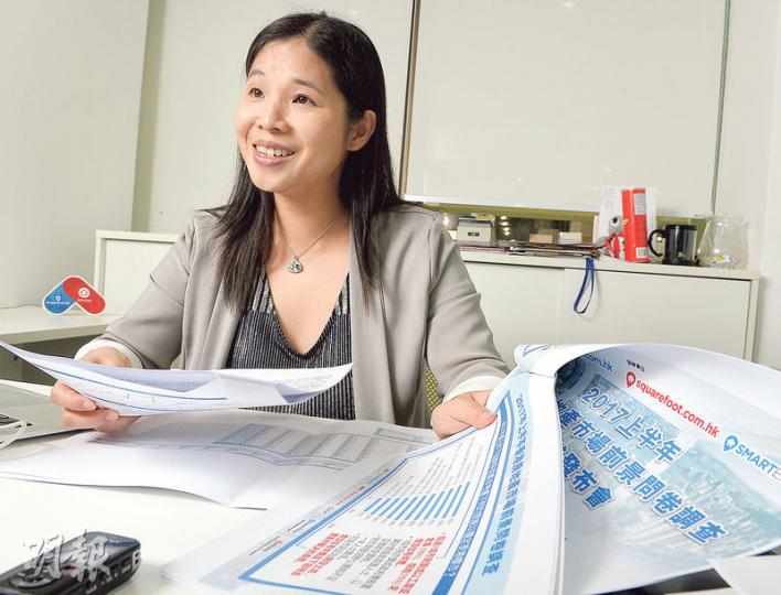 羅雪欣接受訪問時表示,本港巿民普遍認為土地短缺是樓價高企的主因,港府可仿效澳門向珠海租用橫琴的做法,加快與深圳毗鄰河套區發展,以便提供更多土地供應。(劉焌陶攝) 羅雪欣接受訪問時表示,本港巿民普遍認為土地短缺是樓價高企的主因,港府可仿效澳門向珠海租用橫琴的做法,加快與深圳毗鄰河套區發展,以便提供更多土地供應。(劉焌陶攝)