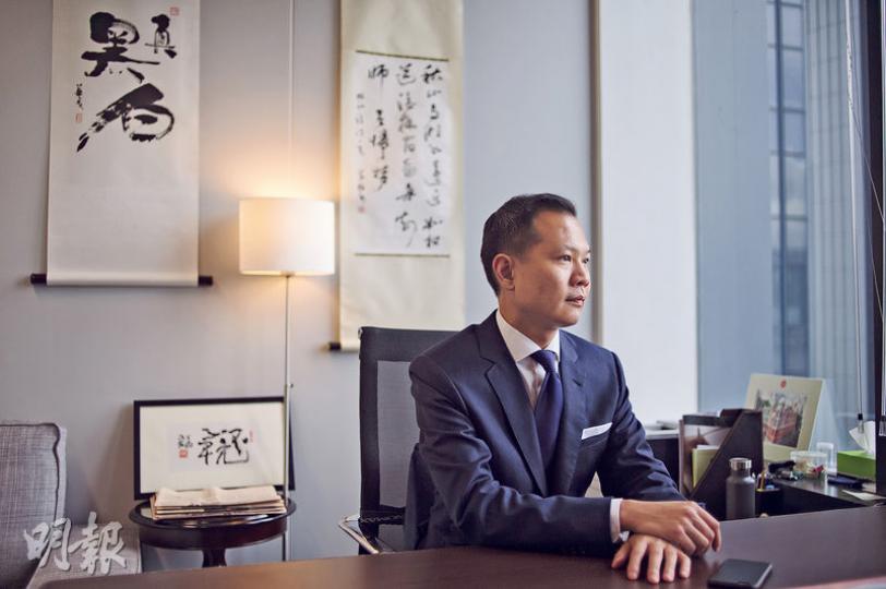 法律界立法會議員郭榮鏗認為,一國兩制過去 年最不成功之處,是政制發展毫無寸進;對於面對候任特首林鄭月娥一旦願意重啟政改,是否第一步便要求公民提名,郭榮鏗未有說實,表示自己在上次政改亦提出中間方案,只是中央不接受。(馮凱鍵攝) 法律界立法會議員郭榮鏗認為,一國兩制過去 年最不成功之處,是政制發展毫無寸進;對於面對候任特首林鄭月娥一旦願意重啟政改,是否第一步便要求公民提名,郭榮鏗未有說實,表示自己在上次政改亦提出中間方案,只是中央不接受。(馮凱鍵攝)