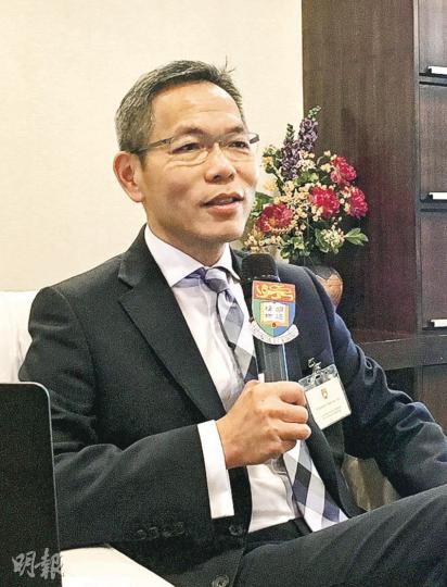 港大醫學院副院長劉澤星稱,海外經驗反映MMI模式比傳統的小組討論更有效,他亦相信單獨見面可更深入了解面試學生是否適合讀醫。(袁樂婷攝) 港大醫學院副院長劉澤星稱,海外經驗反映MMI模式比傳統的小組討論更有效,他亦相信單獨見面可更深入了解面試學生是否適合讀醫。(袁樂婷攝)