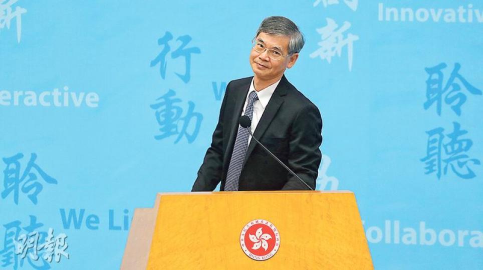 候任勞福局長羅致光(圖)在發言時主動提到,自己被形容為新一屆政府唯一新面孔,但他認為自己曾任立法會議員及出任公職,間中擔任部分政策局的研究顧問,廣義上是一直在政府工作。(李紹昌攝) 候任勞福局長羅致光(圖)在發言時主動提到,自己被形容為新一屆政府唯一新面孔,但他認為自己曾任立法會議員及出任公職,間中擔任部分政策局的研究顧問,廣義上是一直在政府工作。(李紹昌攝)
