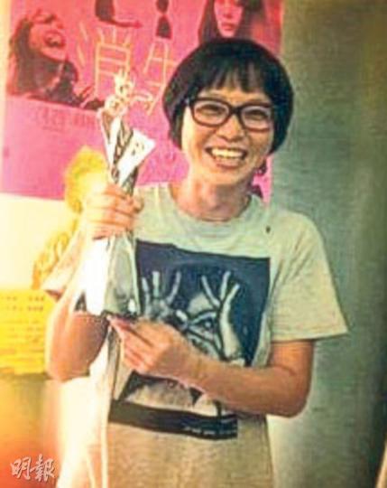 台灣攝影師余靜萍去年與盧凱彤在加拿大結婚。(微博圖片) 台灣攝影師余靜萍去年與盧凱彤在加拿大結婚。(微博圖片)