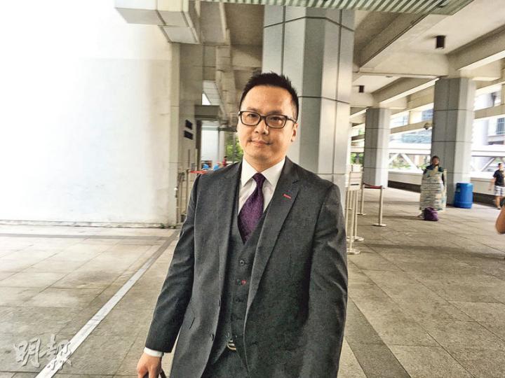 為死者陳宛琳驗屍的法醫林衛國(圖)指出,陳的屍體腫脹,全身皮膚泛紅及出現紫斑。(梁嘉怡攝) 為死者陳宛琳驗屍的法醫林衛國(圖)指出,陳的屍體腫脹,全身皮膚泛紅及出現紫斑。(梁嘉怡攝)