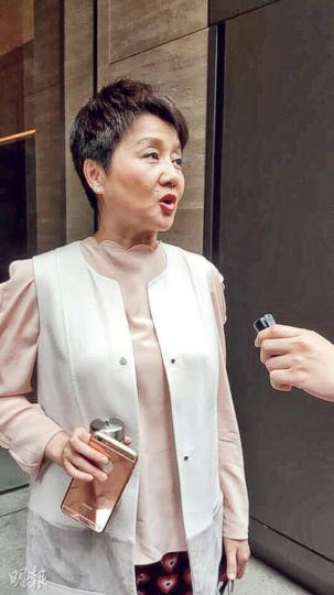 梁安琪(甘潔瑩攝)藝人林芊妤(Coffee,圖)昨日亦參觀壹嘉的示範單位,表示純屬好奇兼想睇樓;她聲稱,目前入市機會只得百分之一。(甘潔瑩攝) 梁安琪(甘潔瑩攝)藝人林芊妤(Coffee,圖)昨日亦參觀壹嘉的示範單位,表示純屬好奇兼想睇樓;她聲稱,目前入市機會只得百分之一。(甘潔瑩攝)