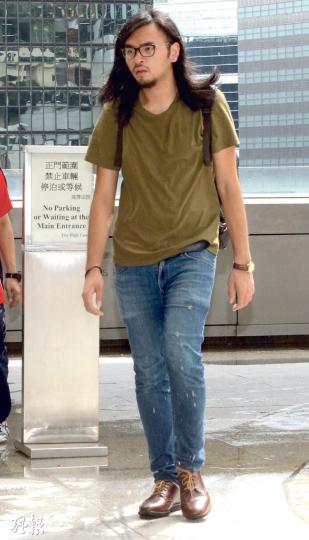 9名答辯人決定繼續抗辯,當中包括社民連外務副主席黃浩銘及副秘書長關兆宏(圖)。(劉焌陶攝) 9名答辯人決定繼續抗辯,當中包括社民連外務副主席黃浩銘及副秘書長關兆宏(圖)。(劉焌陶攝)