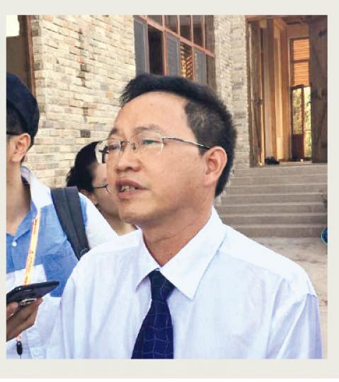 紫金礦業中塔澤拉夫尚總經理張順金表示,由於大量投資者湧入塔吉克斯坦,令當地政府有錯誤預期,但實際上有興趣和有實力的企業不多,令發展受到阻礙。(鄧偉忠攝)塔吉克斯坦華人華僑聯合會秘書長胡峰表示,有浙江民企曾與當地機構合資興建水泥廠,但是建成後出現大量「問題」,最終股權全落入塔吉克斯坦政府。(鄧偉忠攝) 紫金礦業中塔澤拉夫尚總經理張順金表示,由於大量投資者湧入塔吉克斯坦,令當地政府有錯誤預期,但實際上有興趣和有實力的企業不多,令發展受到阻礙。(鄧偉忠攝)塔吉克斯坦華人華僑聯合會秘書長胡峰表示,有浙江民企曾與當地機構合資興建水泥廠,但是建成後出現大量「問題」,最終股權全落入塔吉克斯坦政府。(鄧偉忠攝)