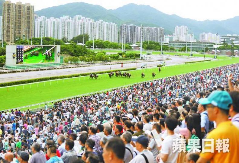 ■馬會上年度賽馬投注額上升7.9%至1,158億港元。資料圖片 ■馬會上年度賽馬投注額上升7.9%至1,158億港元。資料圖片