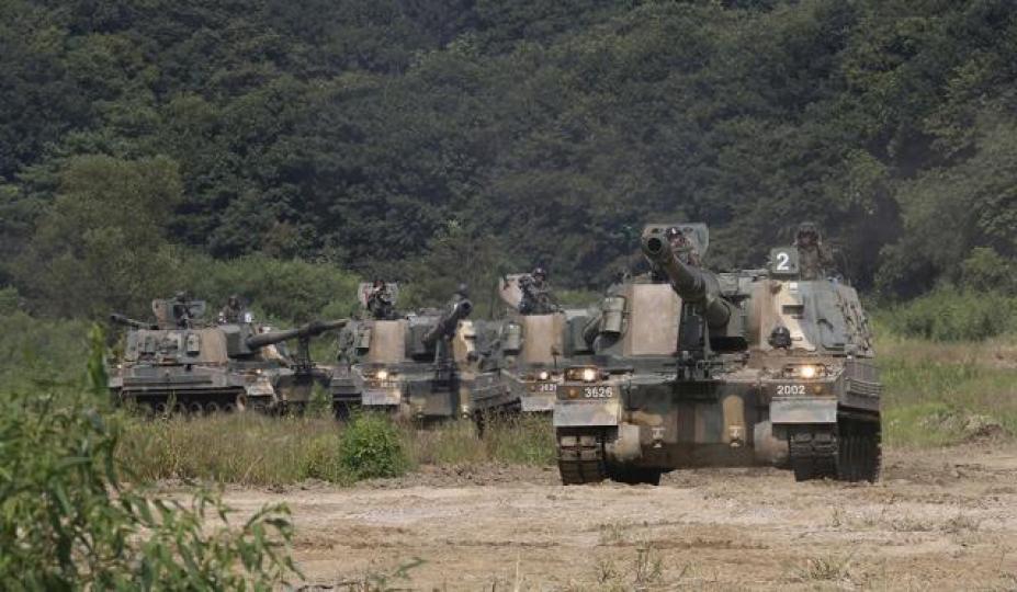 ■不少南韓人不信金正恩夠膽開戰;圖為南韓軍隊進行軍事演習的情況。美聯社 ■不少南韓人不信金正恩夠膽開戰;圖為南韓軍隊進行軍事演習的情況。美聯社