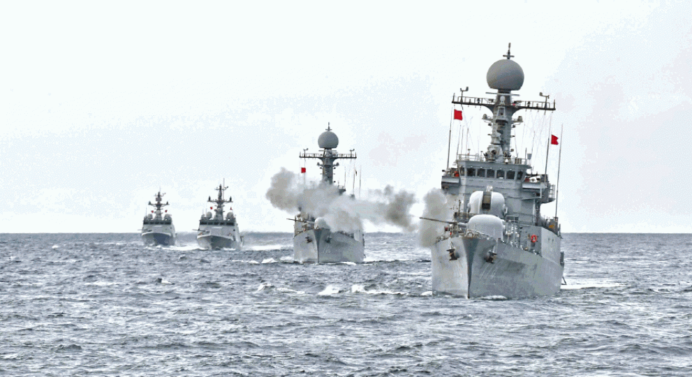 ■南韓海軍昨在東部日本海舉行實彈演習，稱會果斷還擊北韓海上挑釁。路透社
