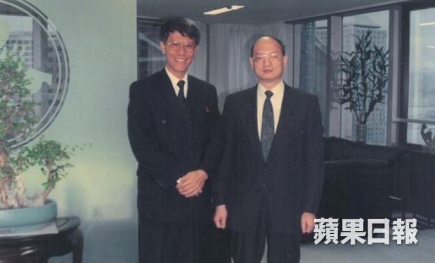 ■任總(左)與陳元當年合照。
■任總(左)與陳元當年合照。