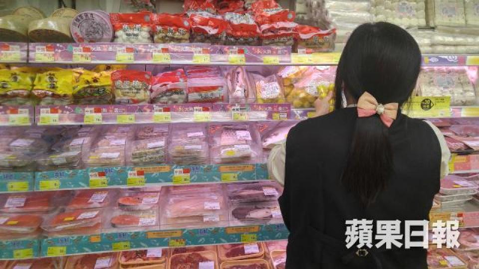 ■張均良發電郵予惠康聲稱「每日要999、食環署跟進,我都好頭痛」,希望惠康處理其投訴。江俊豪攝
■張均良發電郵予惠康聲稱「每日要999、食環署跟進,我都好頭痛」,希望惠康處理其投訴。江俊豪攝