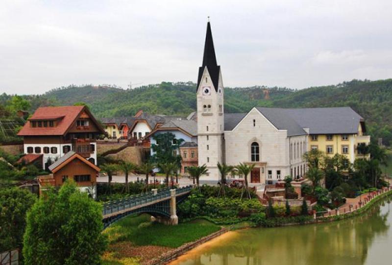 ■惠州市的五礦哈斯塔特,是複製自奧地利小鎮Hallstatt。 互聯網圖片
■惠州市的五礦哈斯塔特,是複製自奧地利小鎮Hallstatt。 互聯網圖片