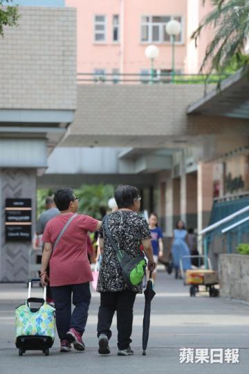 ■隨着人口老化等情況加劇,2066年勞動人口參與率料跌至49.6%。
■隨着人口老化等情況加劇,2066年勞動人口參與率料跌至49.6%。