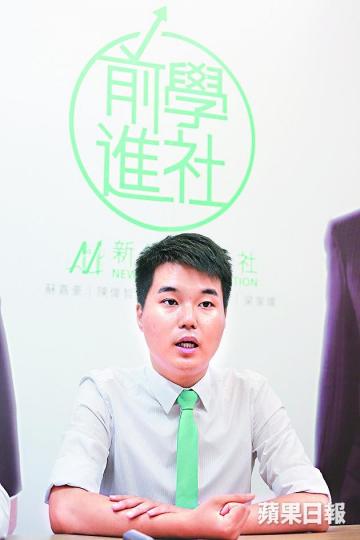 ■區錦新早前批評中央出動解放軍處理風災遭受抨擊。
