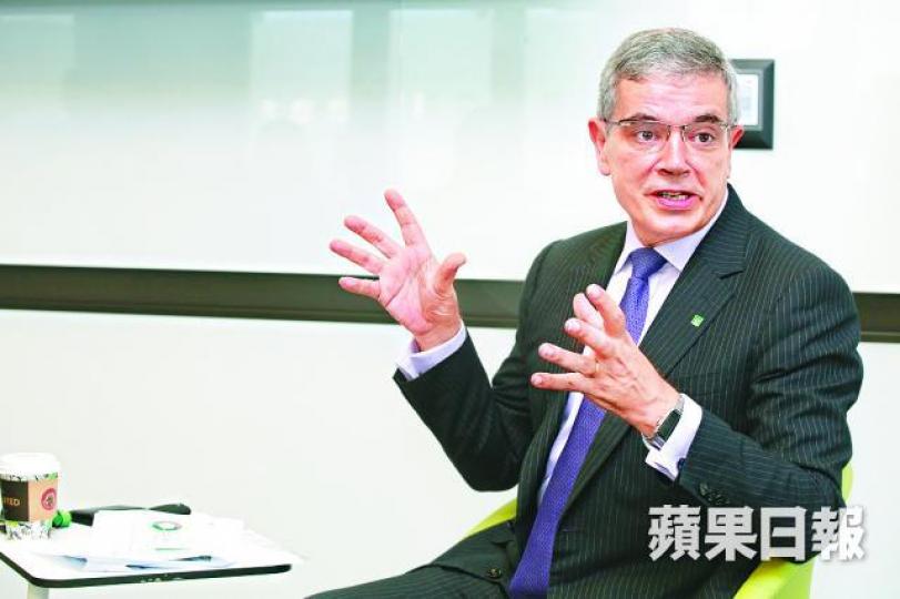 ■萬士家指宏利去年在內地推微信理賠服務，簡單索償可一日完成。