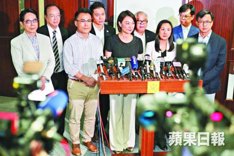 ■建制派39名議員聯署去信教育局局長，要求關注大學校園港獨事件。