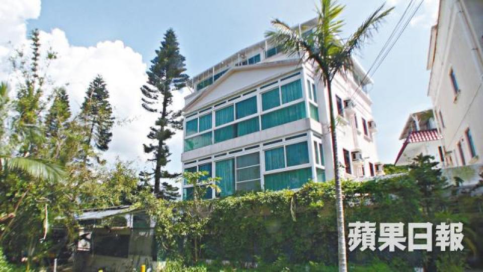 ■許於2006年以556萬購入西沙路全棟獨立屋，自住至今。