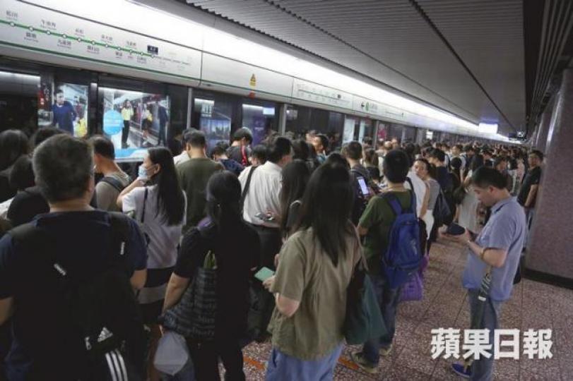 ■港鐵觀塘綫於8月5日故障逾10小時被罰200萬元，有議員認為罰款不成比例。資料圖片