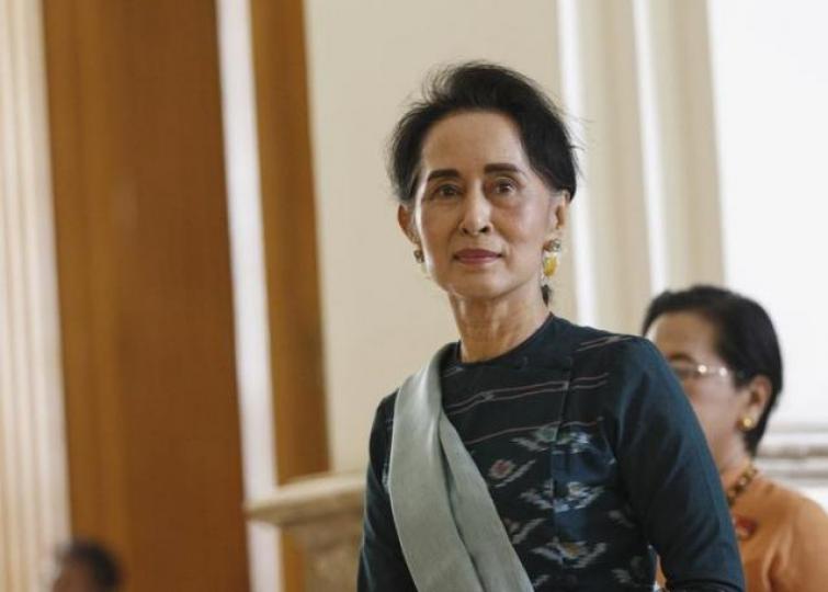 _e123_KRbY4b_aung01