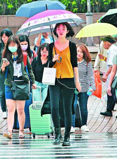 ■颱風泰利為台灣帶來風雨。台灣《蘋果日報》