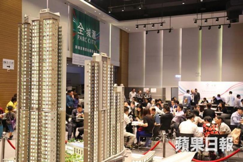 ■今年至8月一手樓吸金力強，據統計已達1,600多億元。　資料圖片